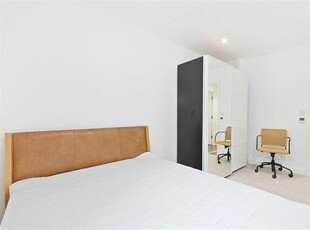 2 Bedroom Apartment For Rent In 3 Saffron Central Square, Croydon