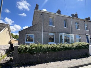 2 Bedroom End Of Terrace House For Sale In Pool, Redruth