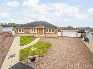 3 bed detached bungalow for sale in Gowkhall