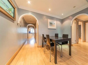 3 Bedroom Apartment For Sale In Hyde Park