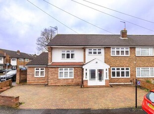 4 Bedroom Semi-detached House For Sale In Winchmore Hill