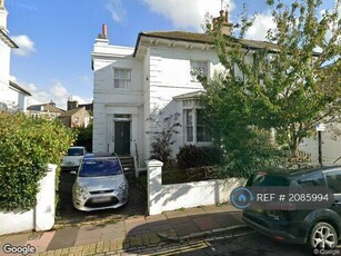 5 Bedroom Semi-detached House For Rent In Brighton