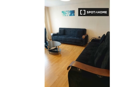 1 Bed Flat for Rent with Parking, Walthamstow, London