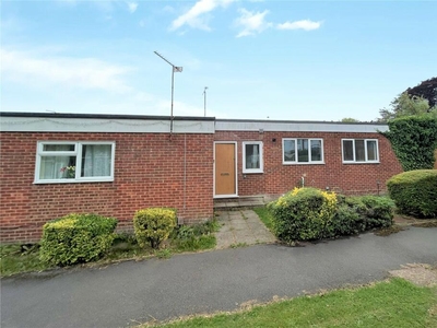 5 bedroom bungalow for sale in Thames Court, Basingstoke, Hampshire, RG21