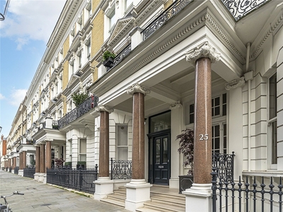 2 bedroom property for sale in De Vere Gardens, London, W8