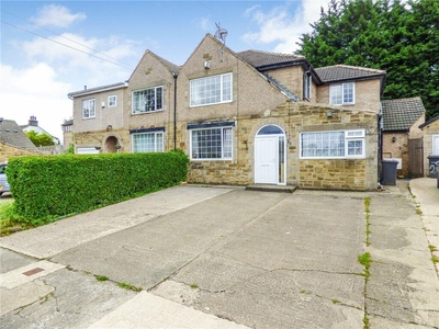 5 bedroom semi-detached house for sale in Shay Crescent, Bradford, West Yorkshire, BD9