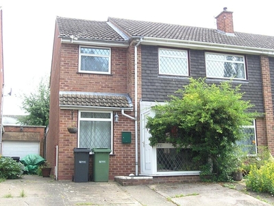6 bedroom semi-detached house for rent in ROOMS AVAILABLE SEPT 24 - Everard Close, WR2