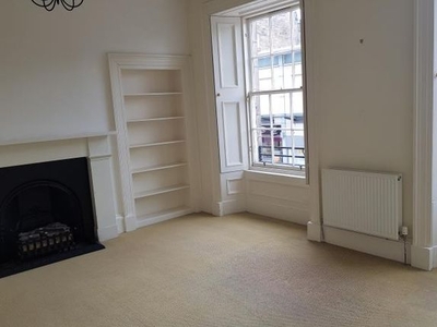 Flat to rent in High Street, Kirkcaldy KY1
