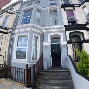 3 bedroom flat for rent in Ford Park Road, Plymouth, Devon, PL4