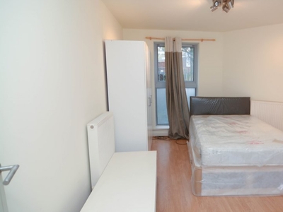 Room in a 5-Bedroom Apartment for rent in Poplar, London