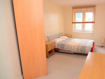 Rooms in a 3-Bedroom Apartment for rent in Tower Hamlets