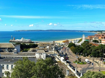 2 bedroom apartment for sale in Russell Cotes Road, Bournemouth, Dorset, BH1
