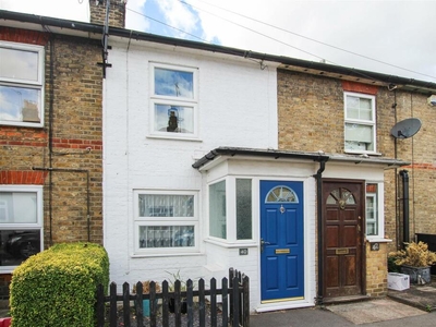 2 bedroom cottage for sale in Alfred Road, Brentwood, CM14