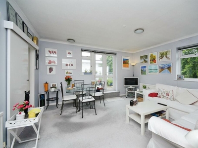 2 bedroom flat for sale in Cumberland Road, Brighton, BN1