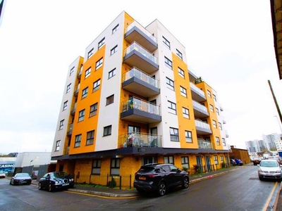 2 bedroom flat for sale in Olivia House, Oxford Road, Luton, LU1