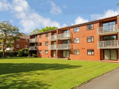 2 bedroom ground floor flat for sale in West Cliff Road, WEST CLIFF, Bournemouth, Dorset, BH4