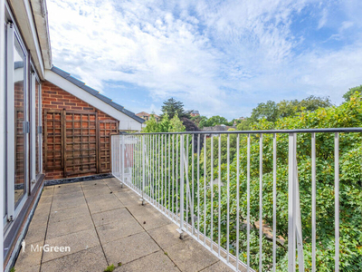 2 bedroom penthouse for sale in Christchurch Road, Bournemouth, BH1