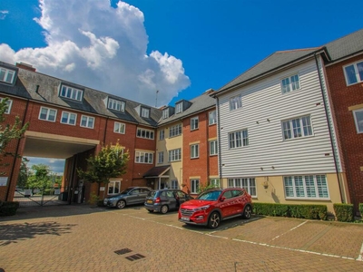 2 bedroom retirement property for sale in Ongar Road, Brentwood, CM15