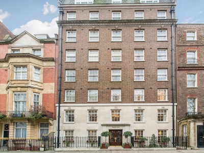 3 bedroom flat for sale in Upper Grosvenor Street, Mayfair, London, W1K