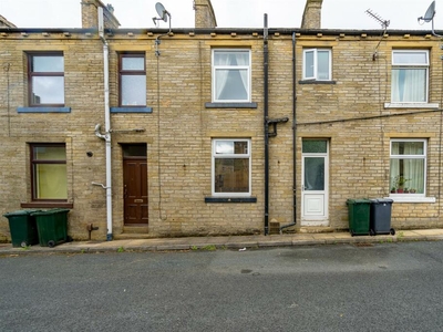 3 bedroom terraced house for sale in North John Street, Queensbury, Bradford, BD13