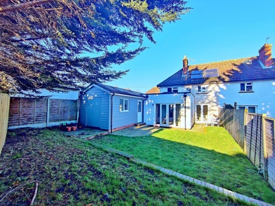 4 bedroom semi-detached house for rent in The Oval, Guildford, Surrey, GU2
