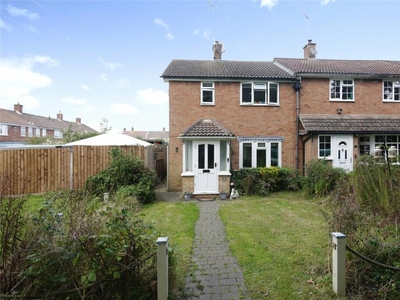 4 bedroom end of terrace house for sale in Boundary Drive, Hutton, Brentwood, Essex, CM13