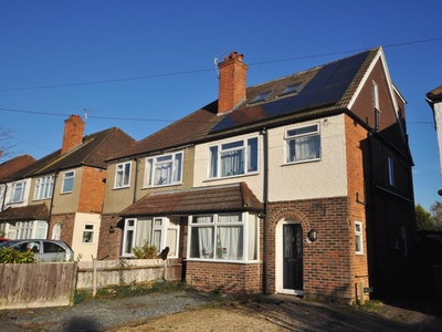 6 bedroom semi-detached house for rent in Beckingham Road, Guildford, Surrey, GU2