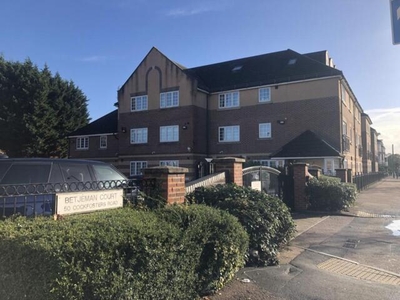 1 Bedroom Retirement Property For Sale In Cockfosters