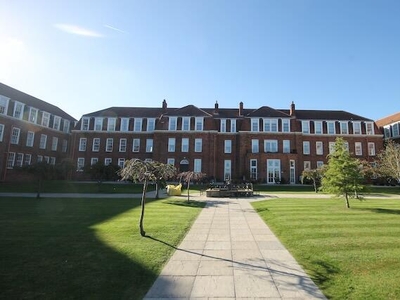 2 Bedroom Apartment For Sale In Hunmanby Hall, Hunmanby