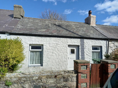 2 Bedroom Character Property For Sale In Caernarfon