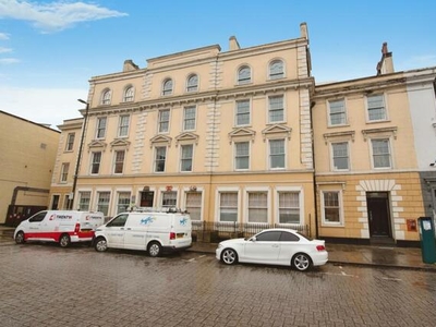 2 Bedroom Flat For Sale In Bute Street, Cardiff