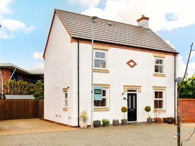 3 Bedroom Detached House For Sale In Newport Pagnell, Buckinghamshire