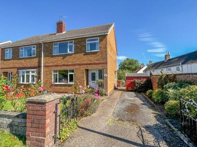 3 Bedroom Semi-detached House For Sale In Brigg, North Lincolnshire