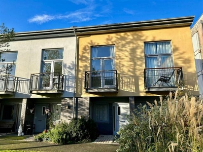 3 Bedroom Town House For Sale In Plymouth