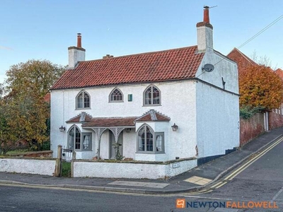 4 Bedroom Detached House For Sale In Newark, Nottinghamshire