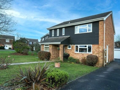 4 Bedroom Detached House For Sale In Nr Pinkneys Green, Maidenhead