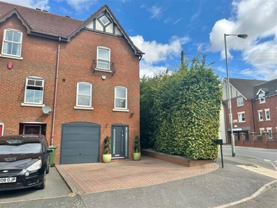 4 Bedroom End Of Terrace House For Sale In Tamworth