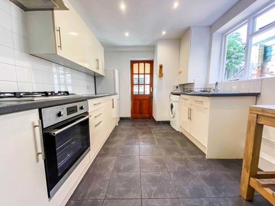 4 bedroom terraced house for rent in Corporation Road, Bournemouth Town Centre, BH1