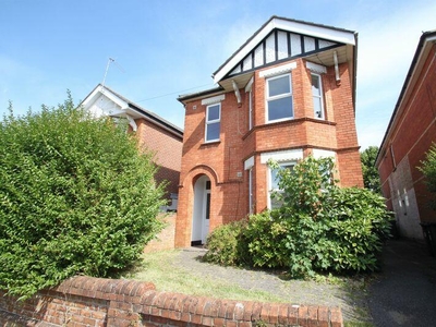 6 bedroom detached house for rent in Stanfield Road, Winton, BH9