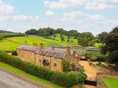 8 Bedroom Farm House For Sale In Mold