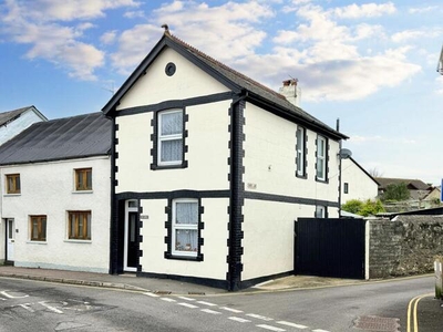 2 Bedroom End Of Terrace House For Sale In Kingsteignton, Newton Abbot