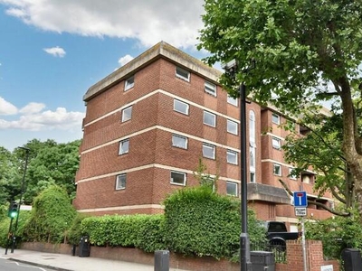 2 Bedroom Flat For Sale In Parliament Hill, London