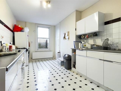 3 Bedroom Apartment For Rent In Hove, East Sussex