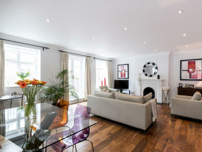 3 Bedroom Apartment For Rent In Marylebone, London