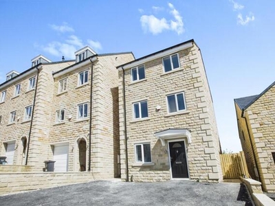 3 Bedroom Detached House For Sale In Halifax, West Yorkshire