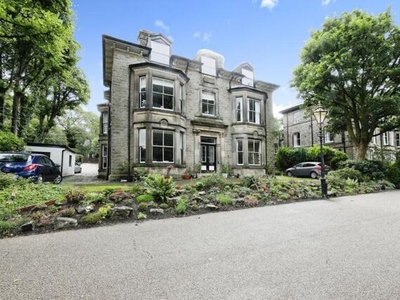 3 Bedroom Flat For Sale In Buxton, Derbyshire