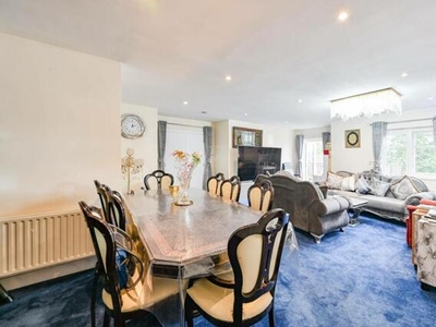 3 Bedroom Flat For Sale In Pinner