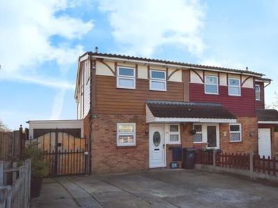 3 Bedroom Semi-detached House For Sale In Basildon, Essex