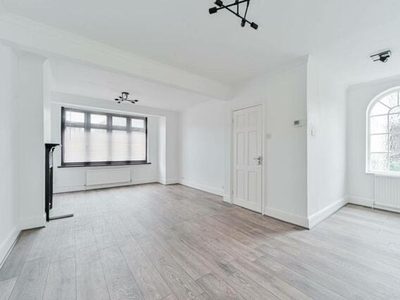 3 Bedroom Semi-detached House For Sale In Shooters Hill, London