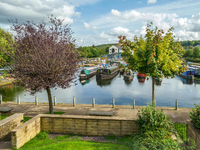 3 Bedroom Terraced House For Sale In Apperley Bridge, West Yorkshire